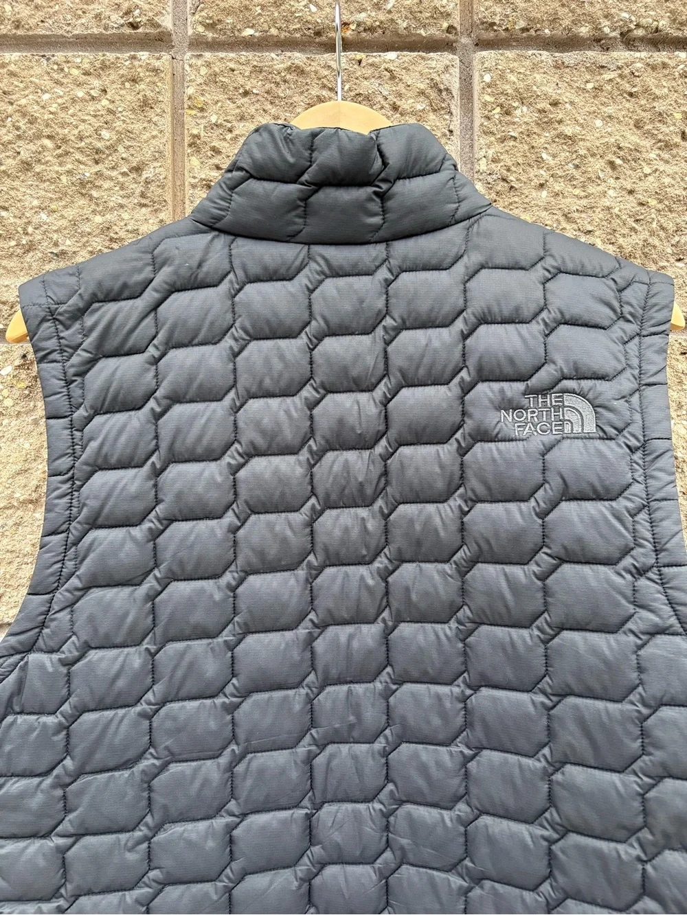 The North Face Men's Black Thermoball Quilted Insulated Vest